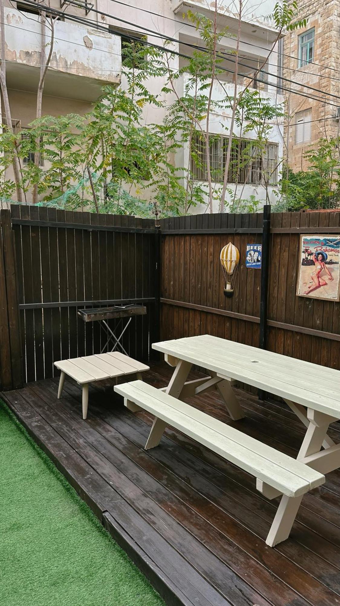 Dream House Art Hostel Garden And Terrace Haifa Buitenkant foto